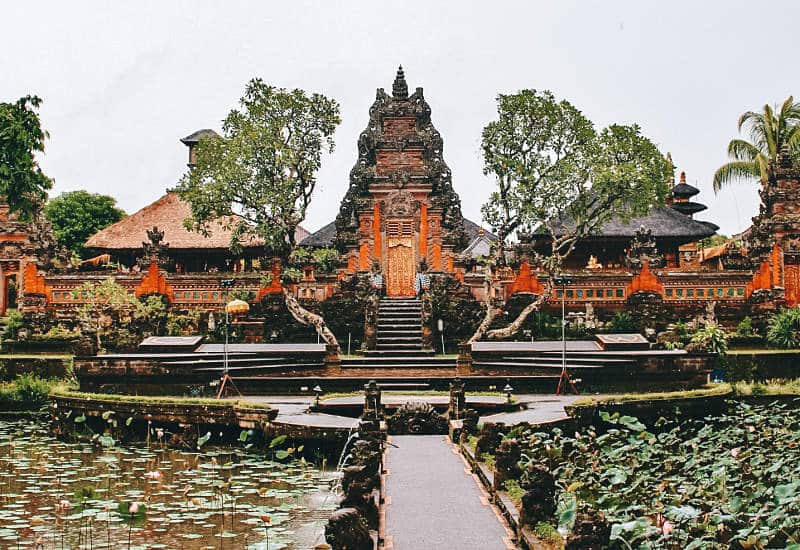 Templo Taman Saraswati