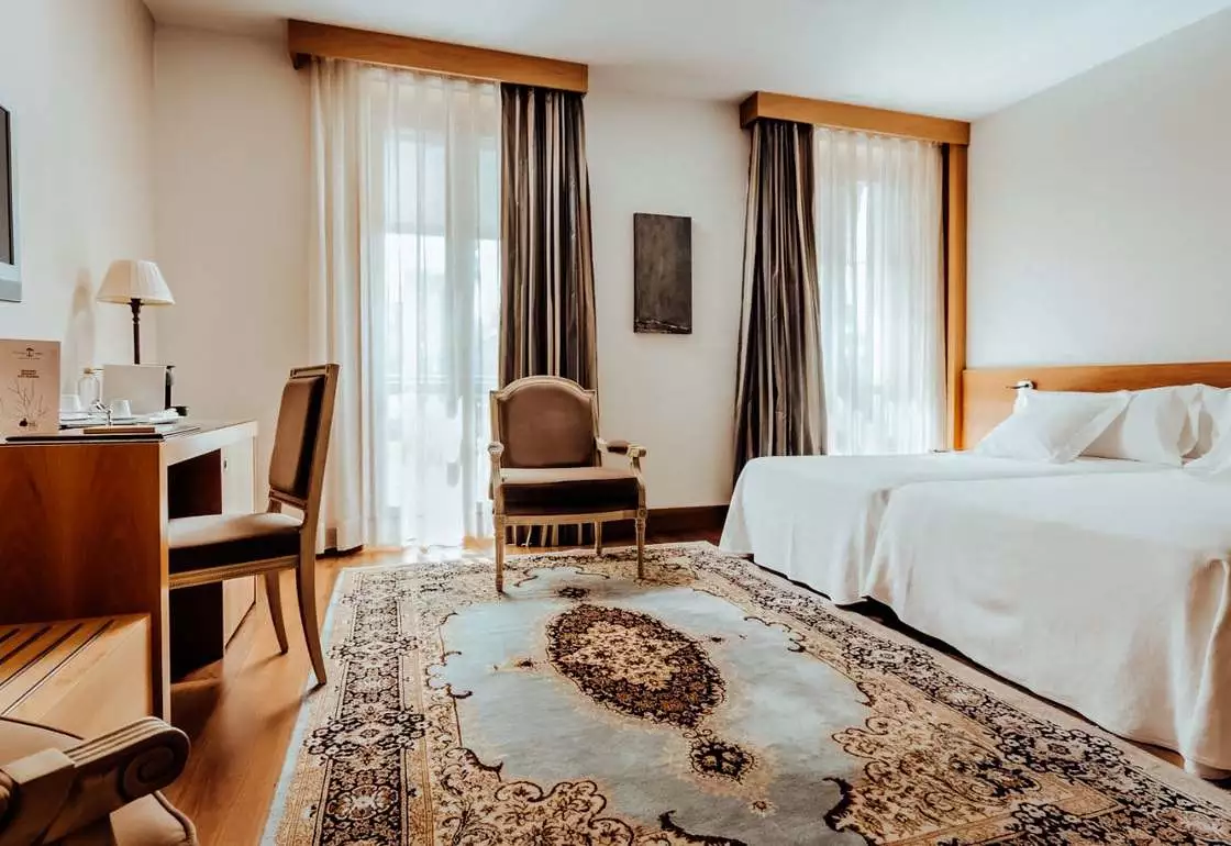 gran hotel la perla