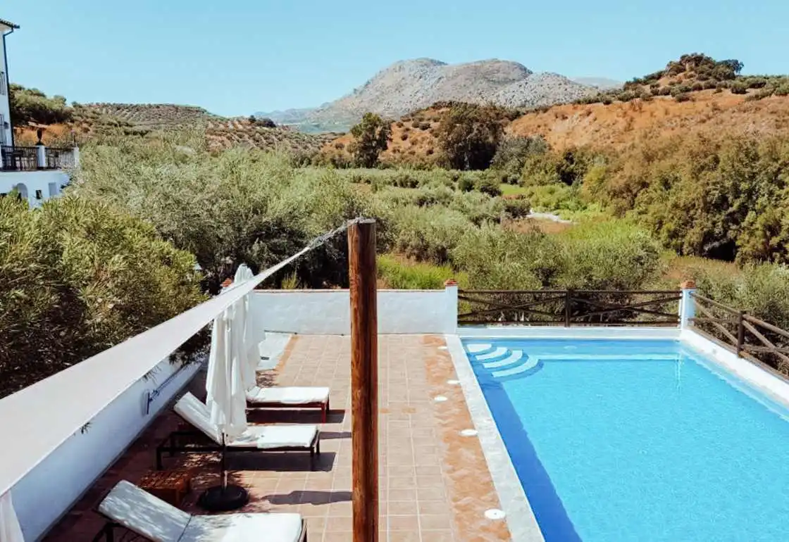hoteles con piscina en cordoba