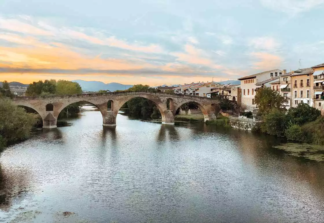 puente la reina