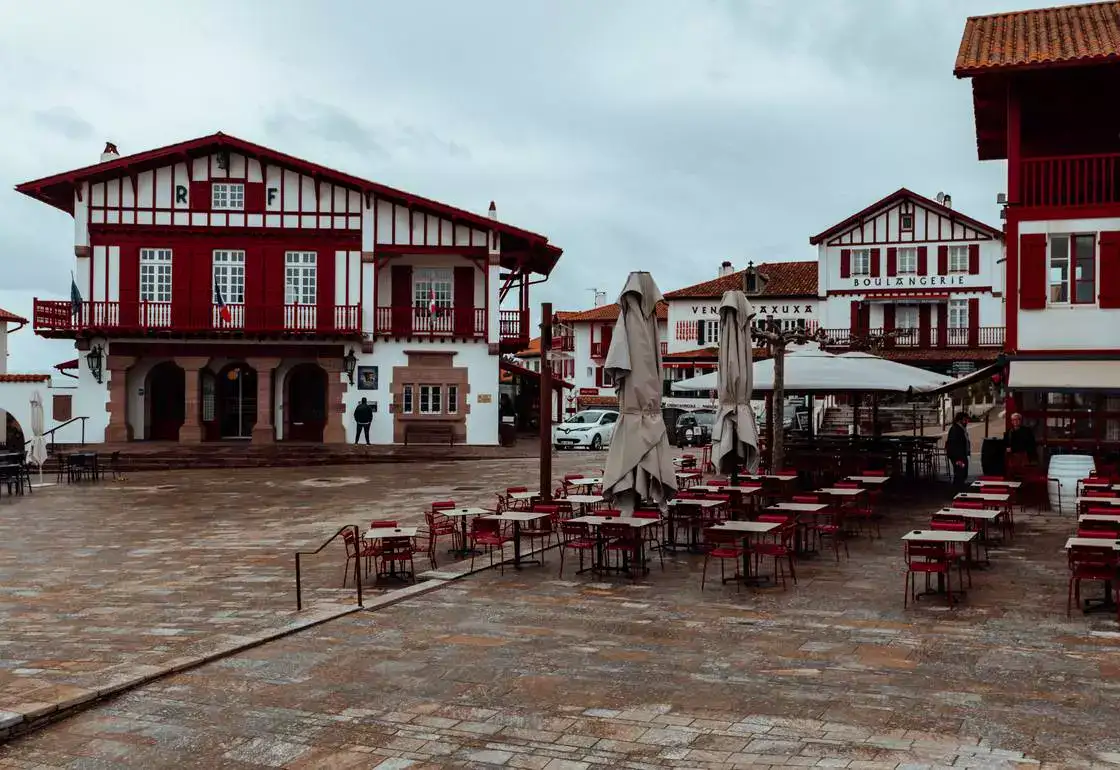Plaza Sauveur Atchoarena