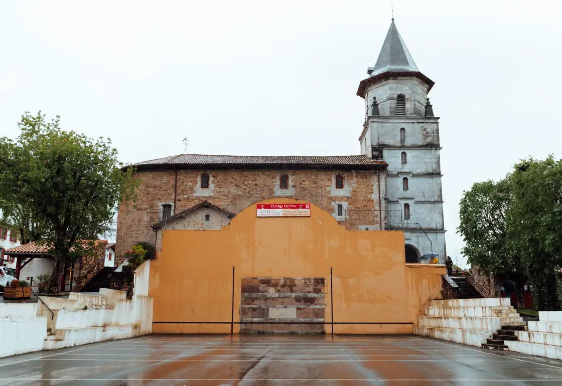 fronton ainhoa pais vasco