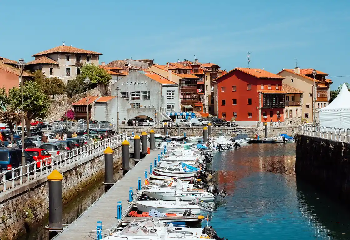 puerto llanes