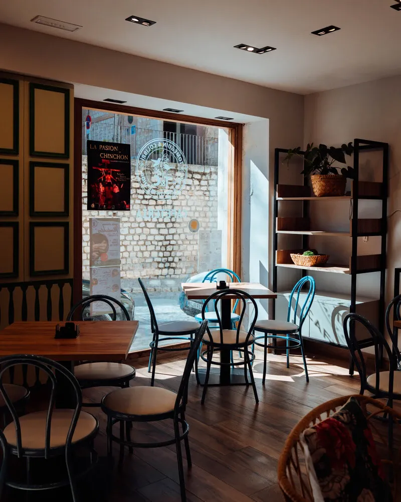 tomeguin & colibri cafeteria