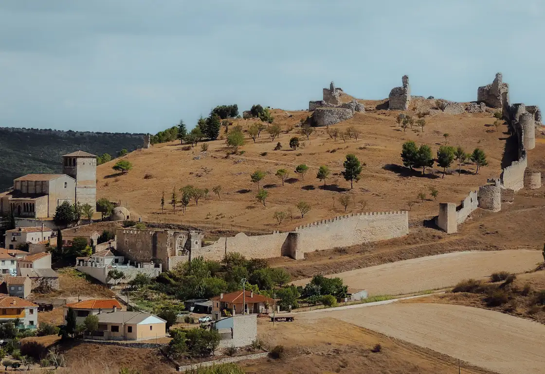pueblos bonitos cerca de segovia