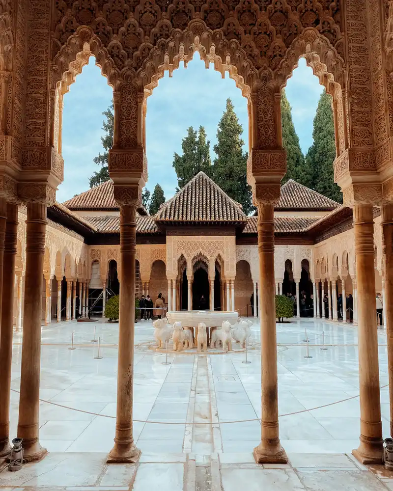 que ver granada un dia