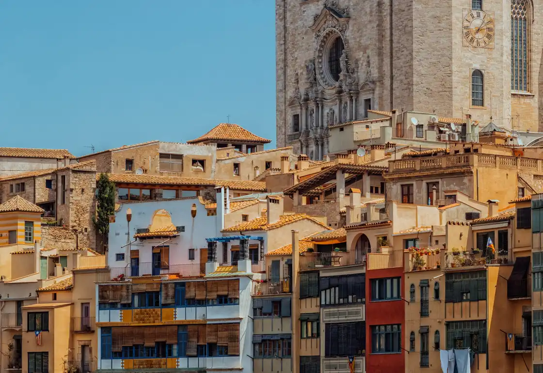 donde alojarse girona