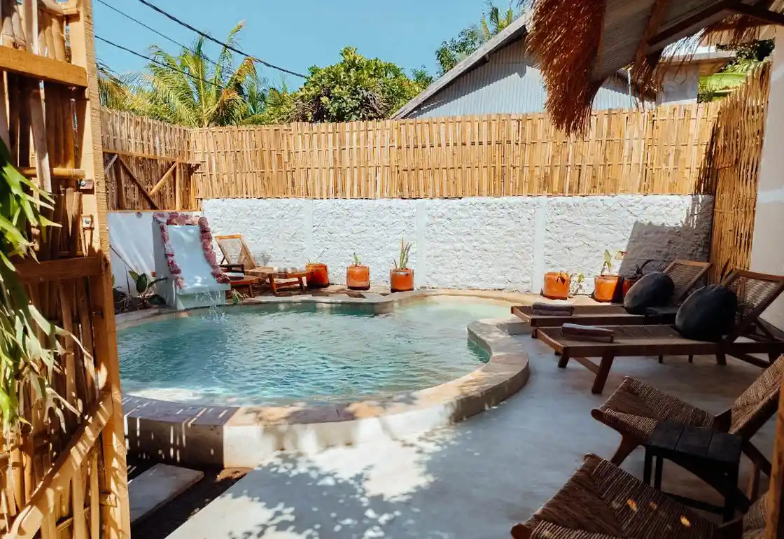 donde alojarse en gili air